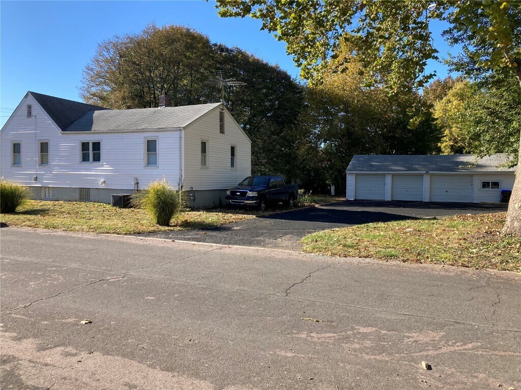 Foto principal - 915 Lindsay Ln