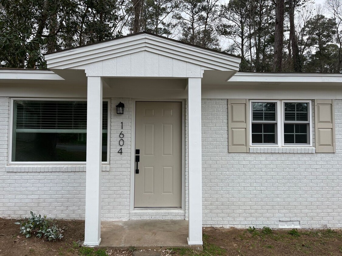 Primary Photo - Northwood Duplex