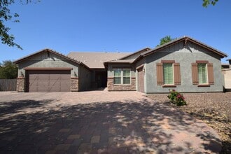 Building Photo - 2192 E Coconino Pl