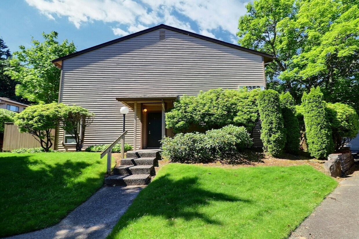 Primary Photo - 11353 Southeast 211th Lane, Unit 71