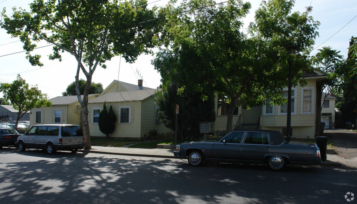 Building Photo - 160 Balbach St