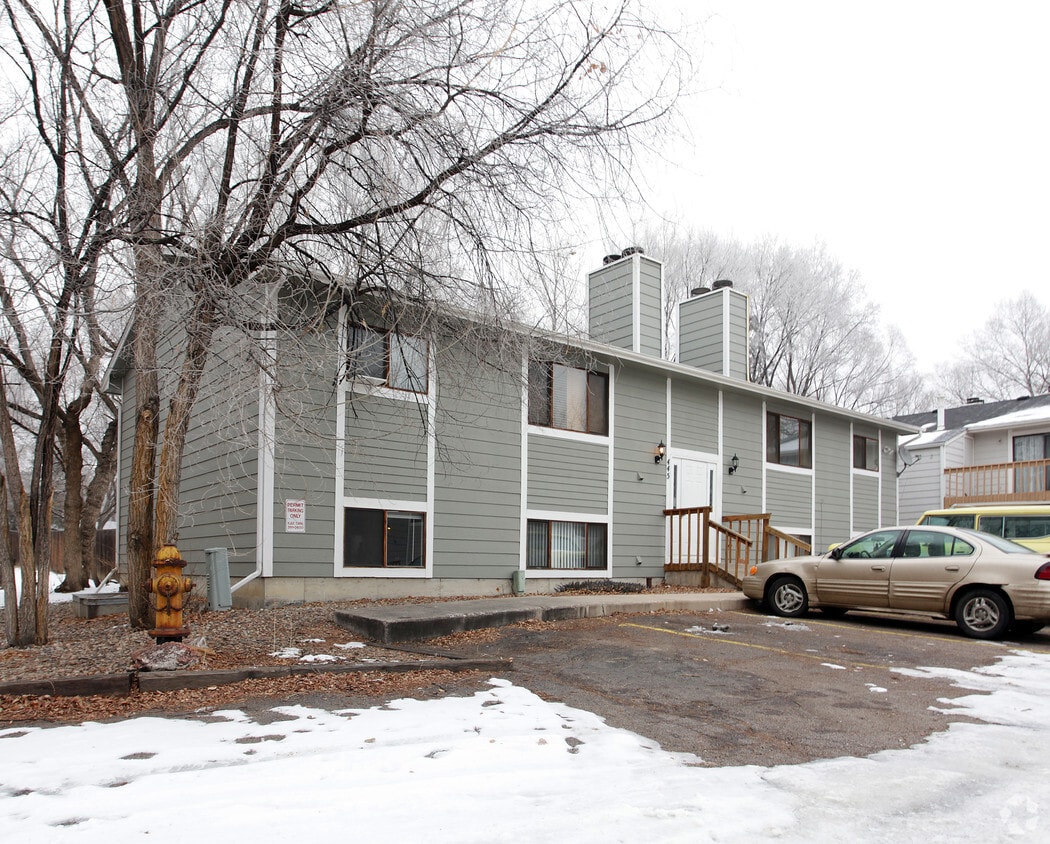 Building Photo - Woodland Apartments