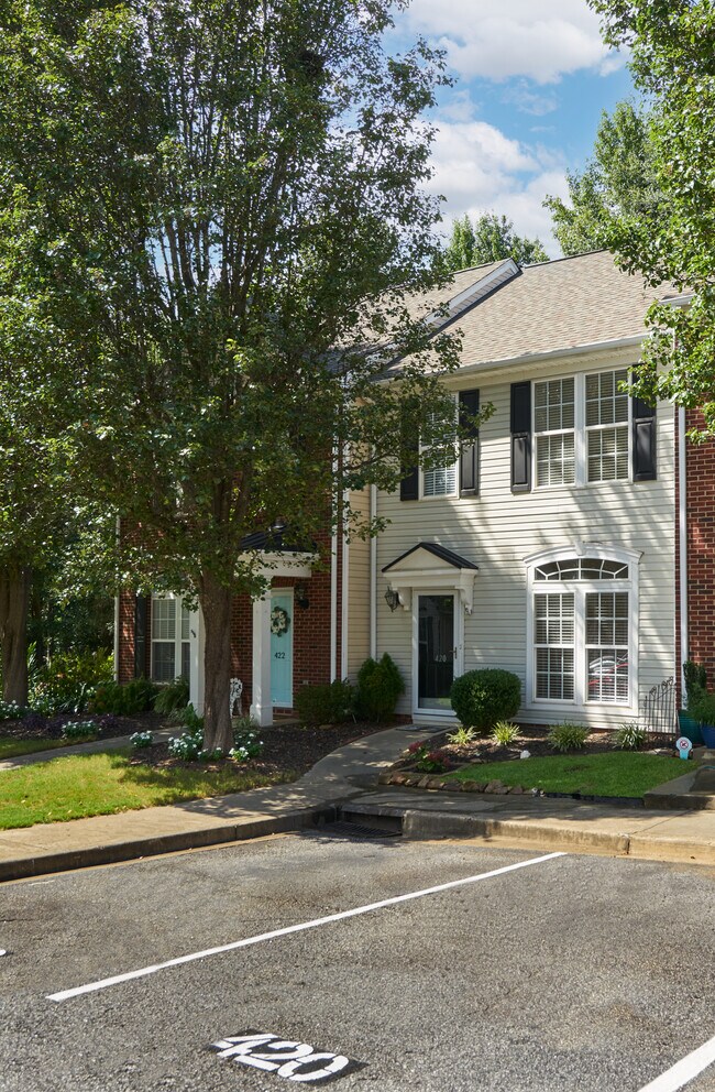 Foto del edificio - 420 Canewood Pl