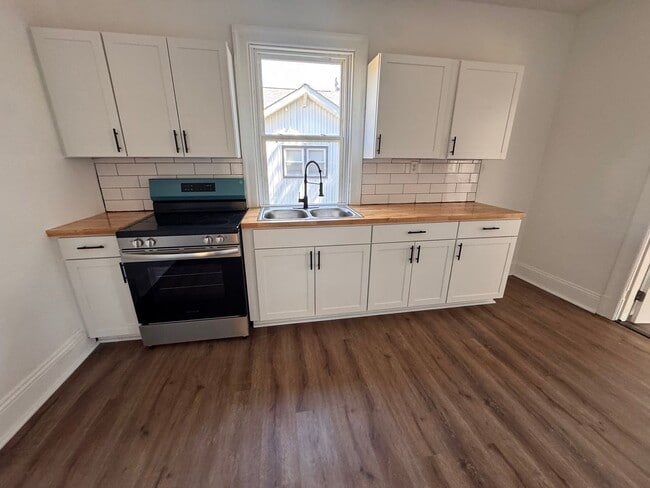 Foto del edificio - Spacious 2bed/1bath