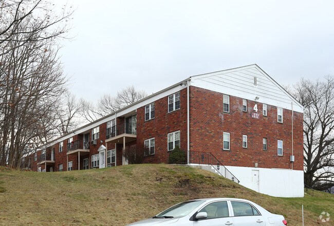 Colonial Springs Apartments - Beacon, NY | Apartments.com