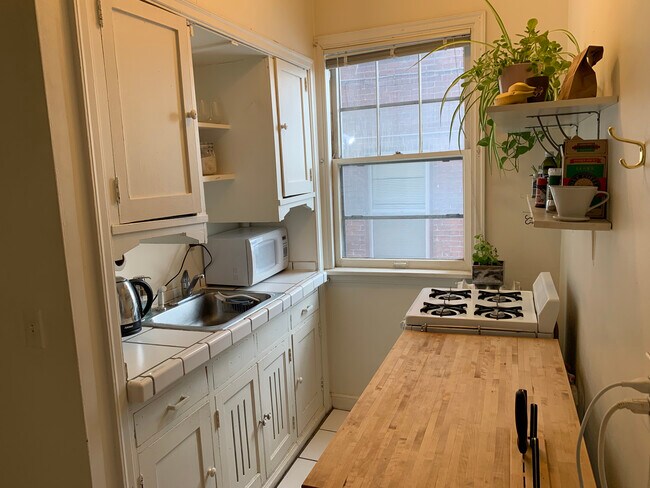 Kitchen - 2120 Garfield Ave