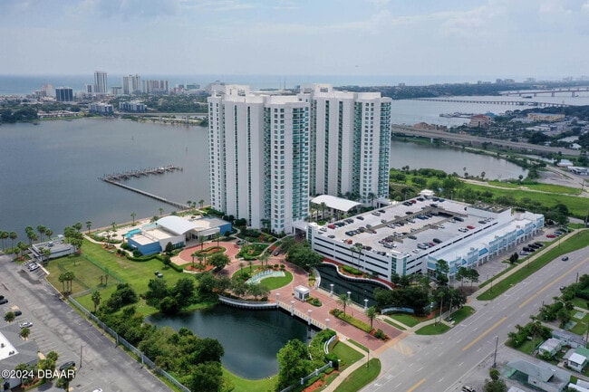 Building Photo - 241 Riverside Dr