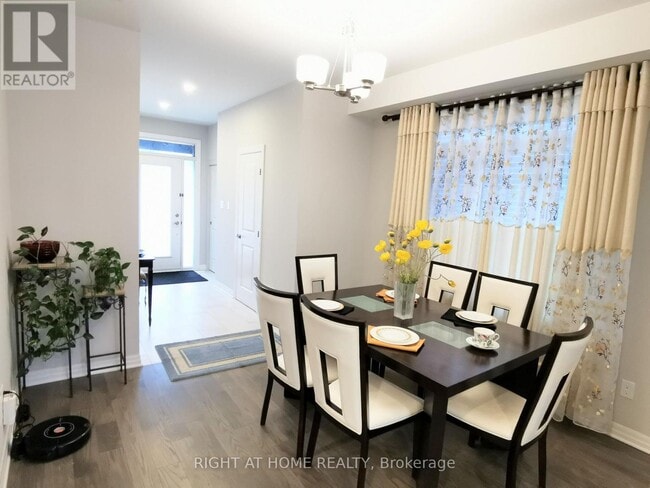 Building Photo - 321 Lysander Pl