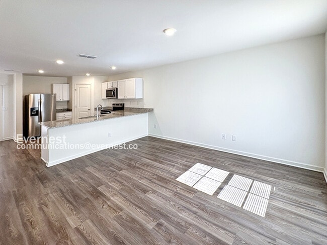 Building Photo - 143 Flowering Cherry St