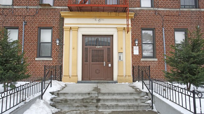 Foto del edificio - 3723 18th Ave