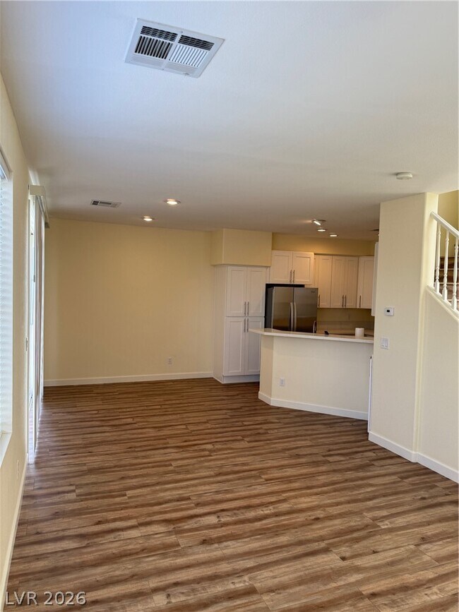 Foto del edificio - 5721 Mt Athos St