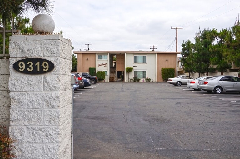 Foto del edificio - 9319 Washburn Rd