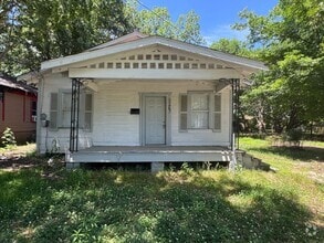 Building Photo - 2516 Dupont St