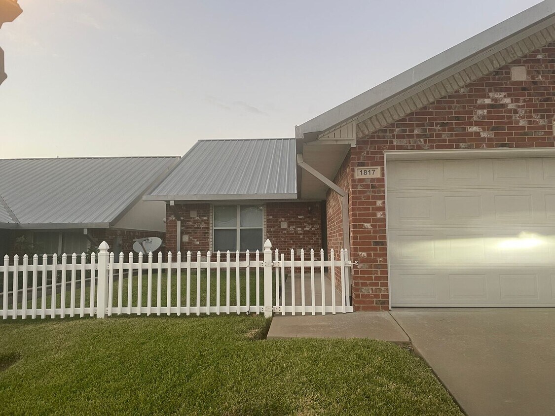 Foto principal - 3/2 Central heat and air, washer dryer con...