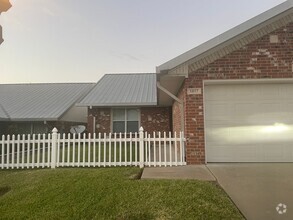 Building Photo - 1817 Riverstone Ln
