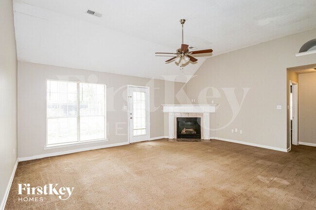 Foto del edificio - 7601 Broken Hickory Dr