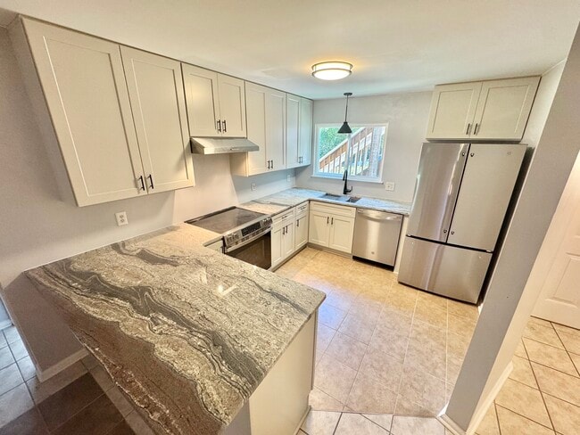 Building Photo - 5211 Lapaloma Ct