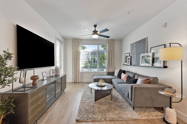 Vive Luxe, San Diego, CA, Sala de estar - Vive Luxe at The Vive Collection
