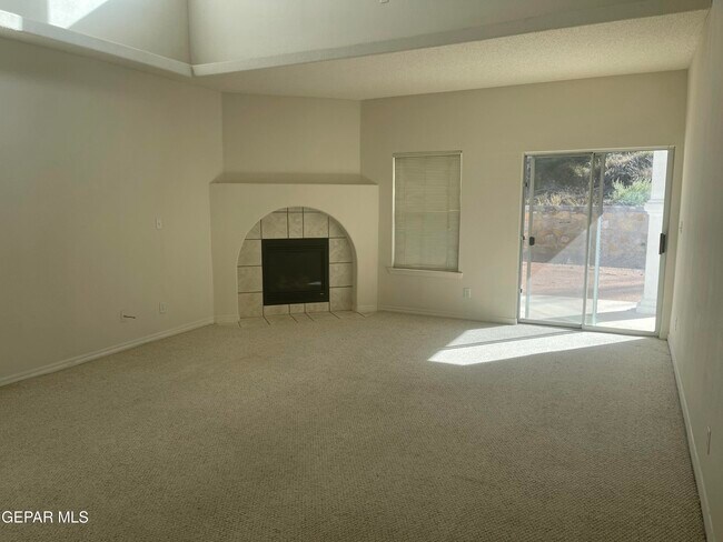 Foto del edificio - 7344 Prickley Pear Dr