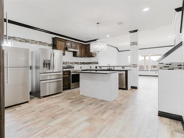 Foto del edificio - 1733 Elm St