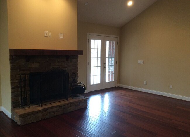 Foto del edificio - 6078 White Pine Dr