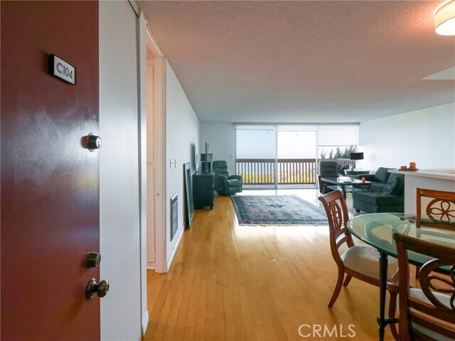 Building Photo - 6542 Ocean Crest Dr