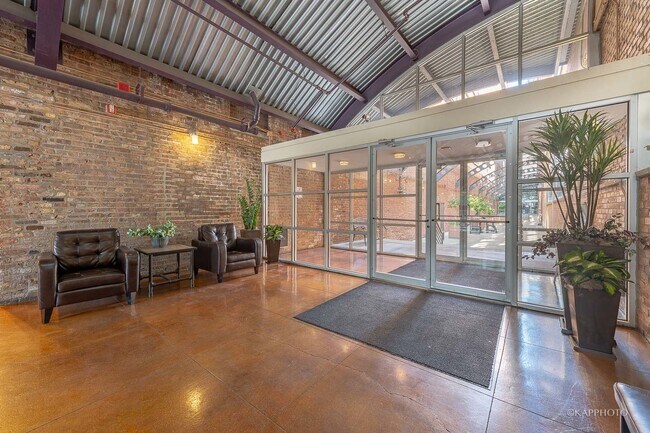 Foto del edificio - 500 S Clinton St