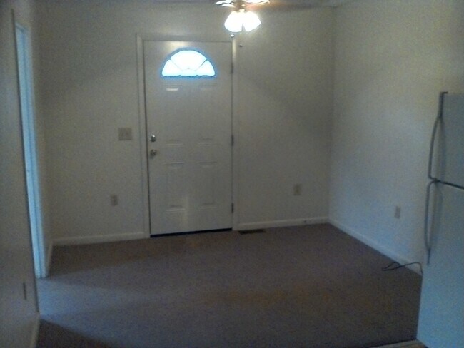 Living Room - 1003 Roberson St SW
