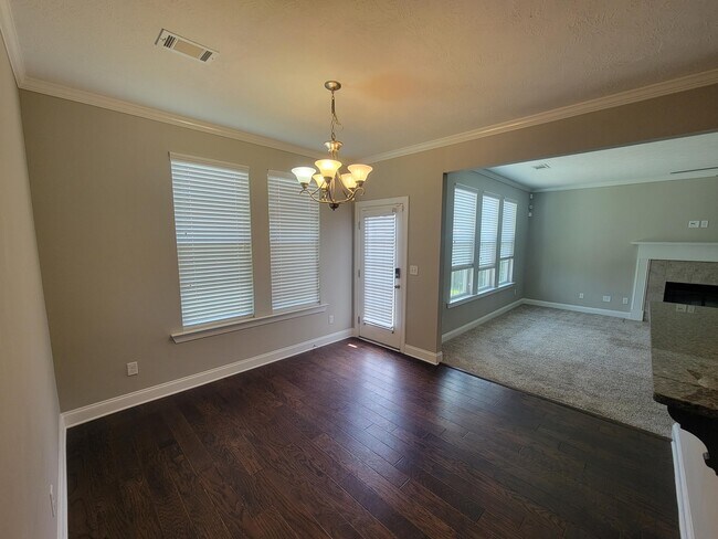Building Photo - 1733 Ethan Way