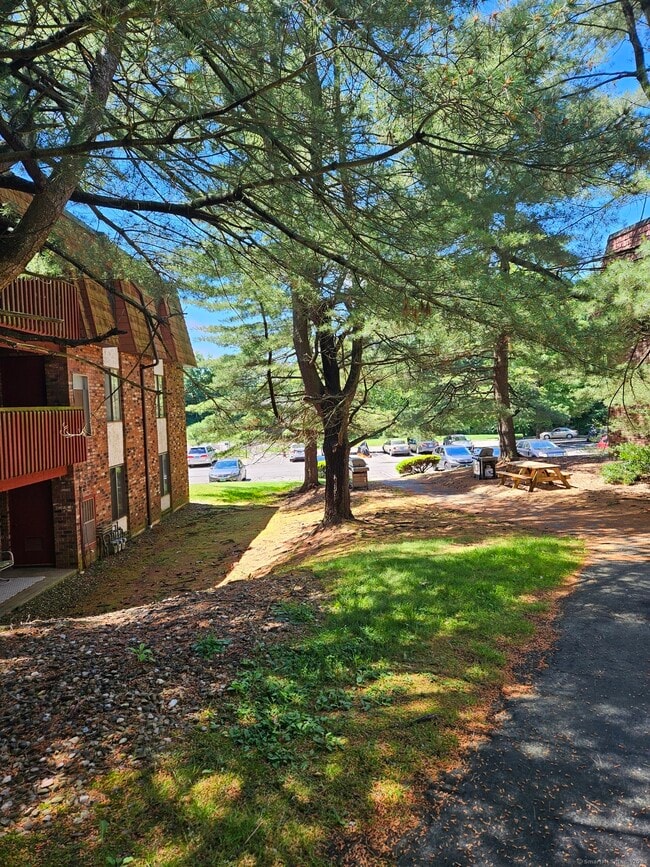 Building Photo - 95 -2B Woodsedge Dr