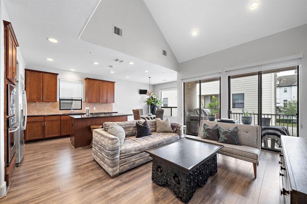 2557 Rusk St, Houston, TX 77003 Condo for Rent in Houston, TX