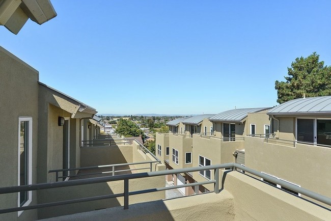 Building Photo - Atkins Townhouses