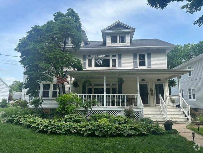 Building Photo - 1025 S Clay St