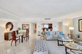 Building Photo - 520 Brickell Key Dr