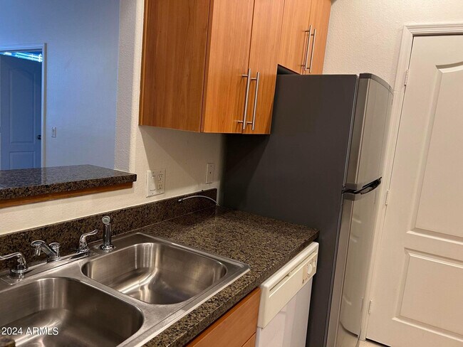 Foto del edificio - 6900 E Princess Dr