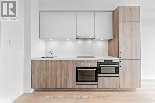 Photo du bâtiment - 158 Front St E