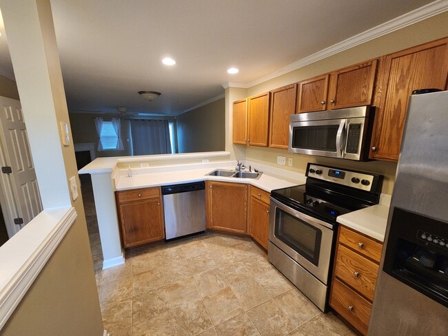 Building Photo - 6319 Sweetbay Dr