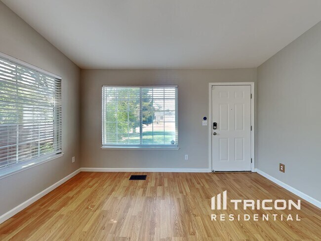 Foto del edificio - 5907 Poinsettia Ct