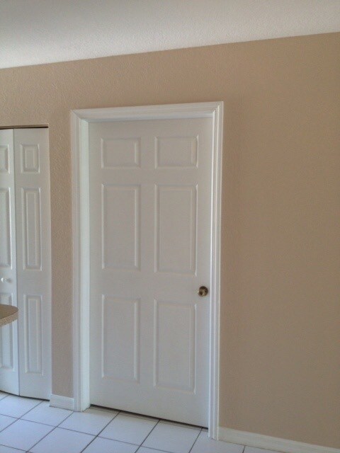 Puerta del segundo dormitorio - 514 Northeast 24th Place