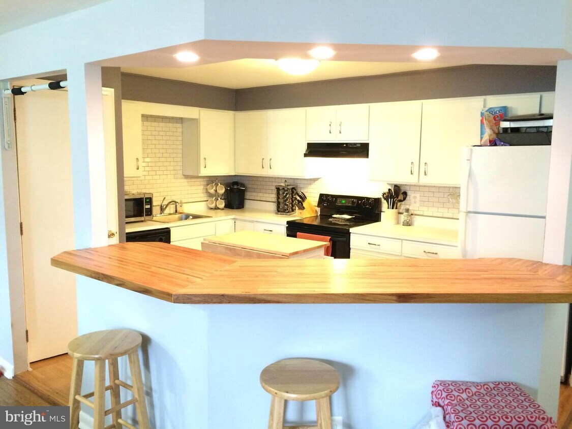 175 W King St Unit 105, Malvern, PA 19355 Room for Rent in Malvern