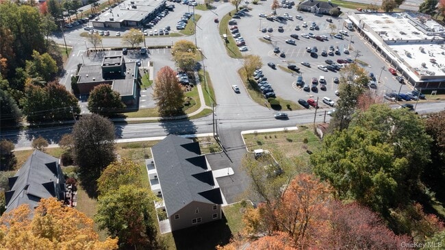 Foto del edificio - 670 E Main St