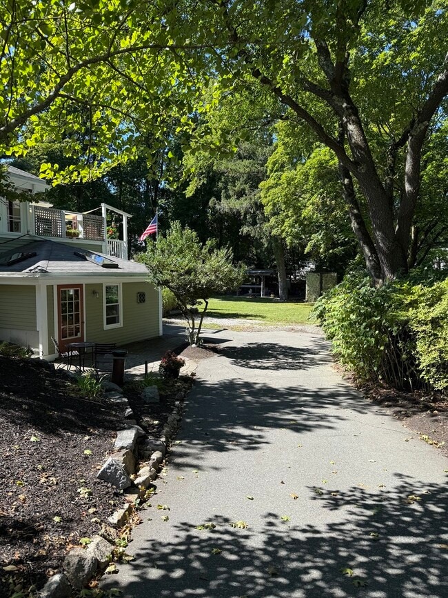 Building Photo - 209 Churchills Ln