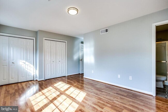 Building Photo - 8867 Goose Landing Cir