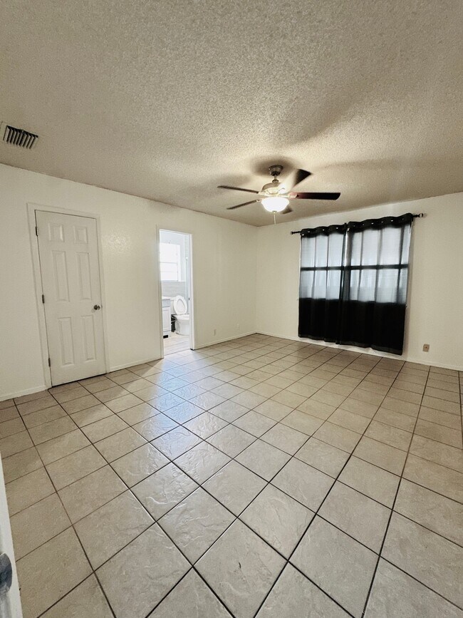 Foto del edificio - 503 Parkwood Dr
