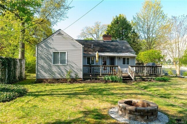Building Photo - Sauer's Garden Gem: Lovely 3 Bedroom, 1.5 ...