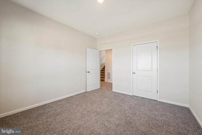Building Photo - 120 Clerkenwell Dr