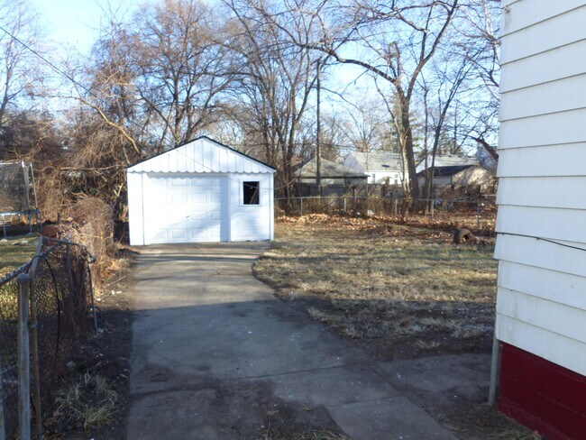 Building Photo - 18272 Prevost St