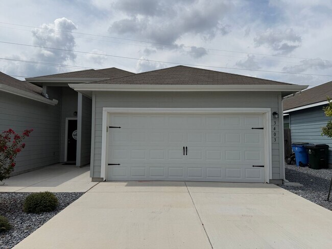 Foto del edificio - 3403 Lindsay Ln