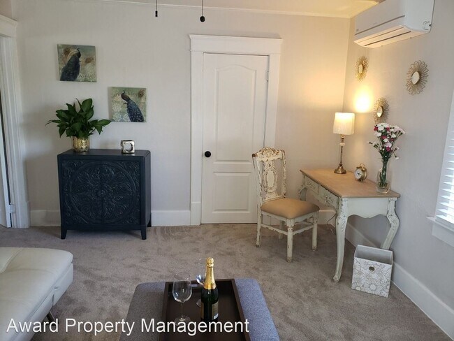 Foto del edificio - 1 br, 1 bath House - 4626 Date Ave
