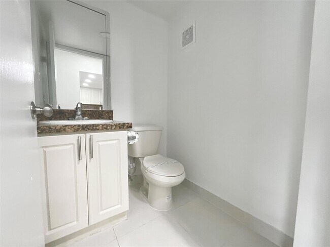 Foto del edificio - 9357 SW 77th Ave